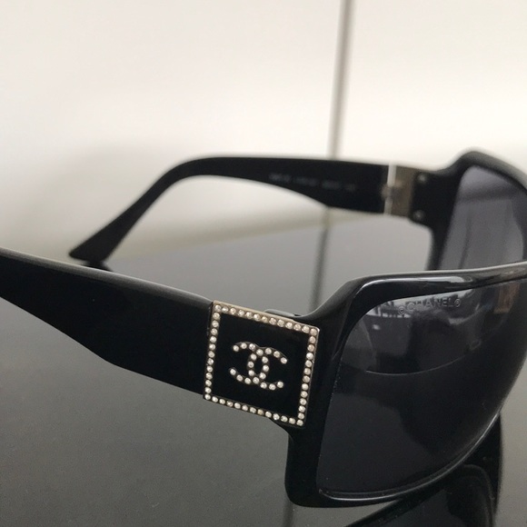 Authentic Chanel Rhinestone Sunglasses - Picture 4 of 6